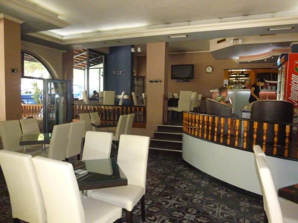 Joy Hotel Sarande Ngoại thất bức ảnh