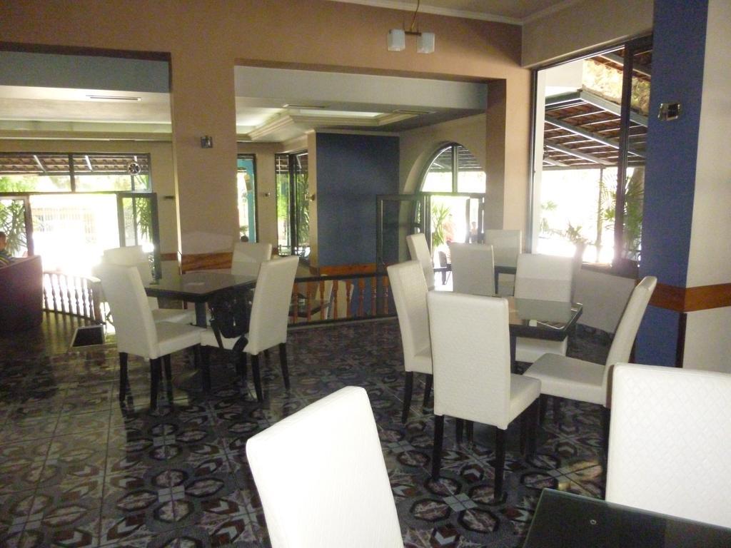 Joy Hotel Sarande Ngoại thất bức ảnh