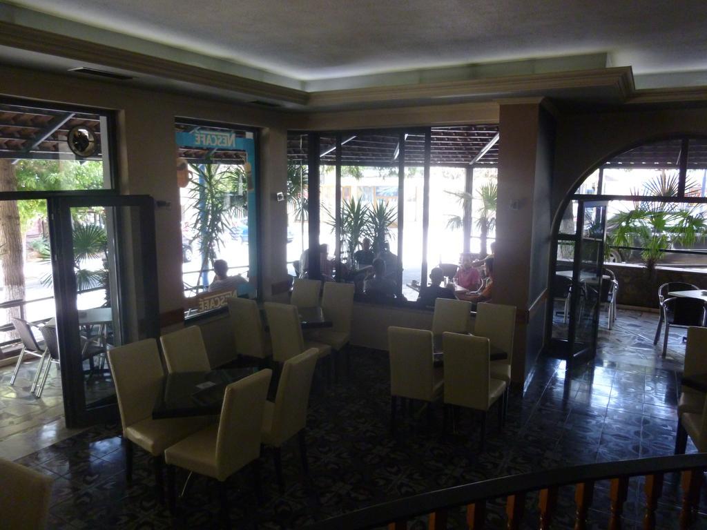 Joy Hotel Sarande Ngoại thất bức ảnh