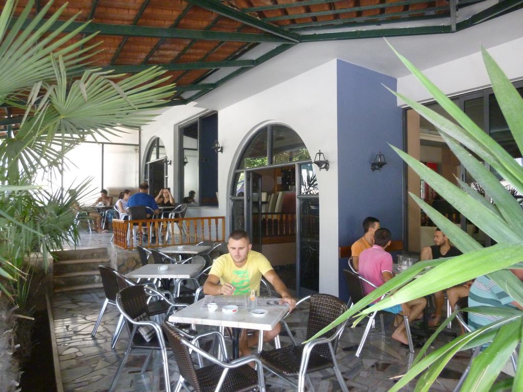 Joy Hotel Sarande Ngoại thất bức ảnh