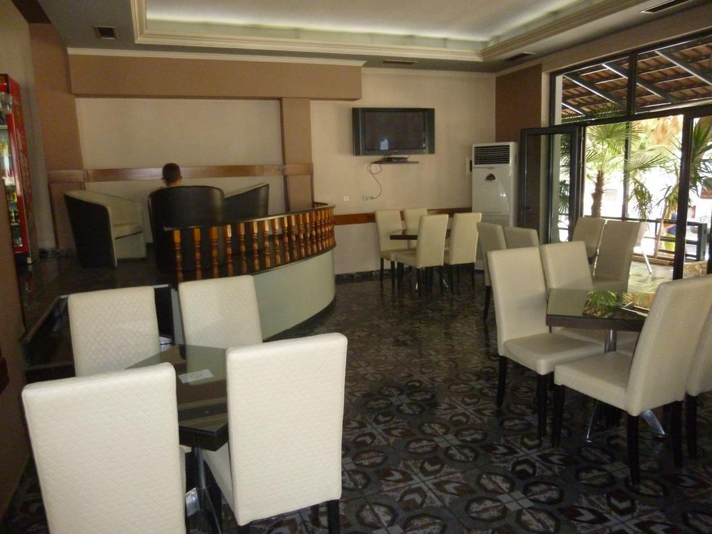 Joy Hotel Sarande Ngoại thất bức ảnh