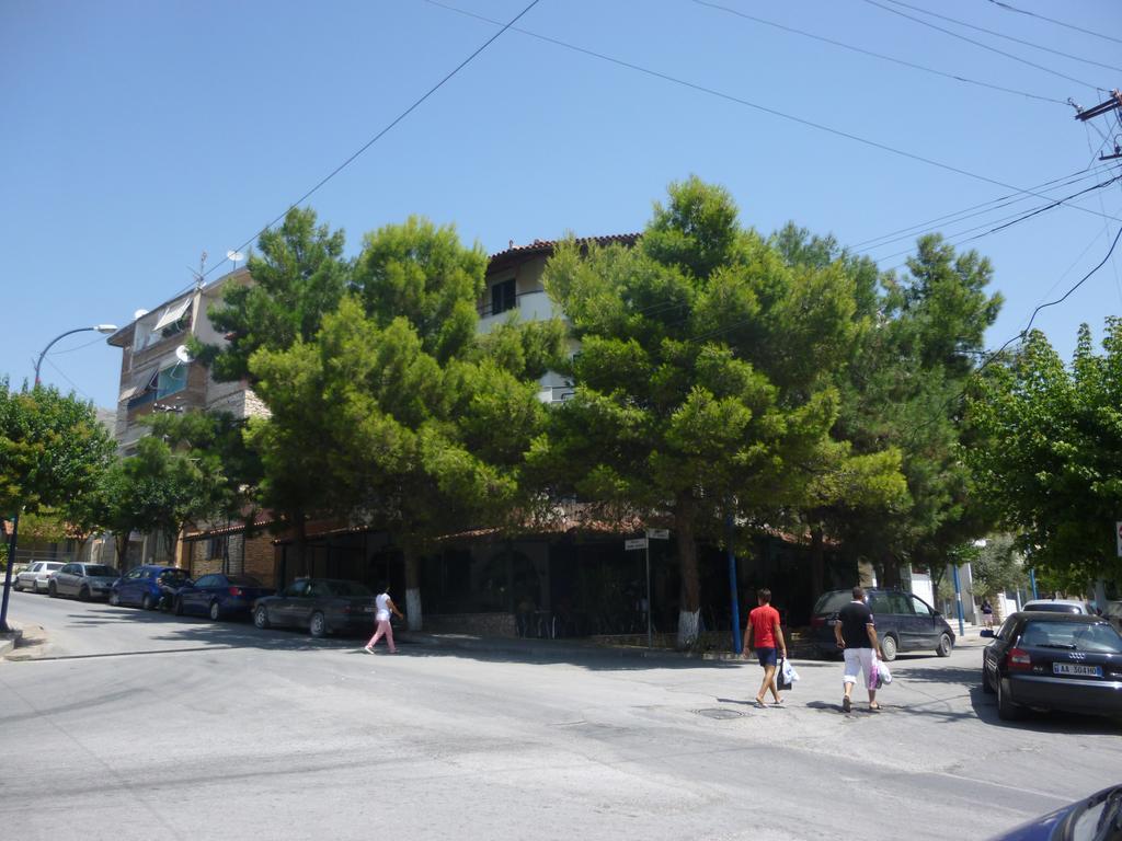 Joy Hotel Sarande Ngoại thất bức ảnh