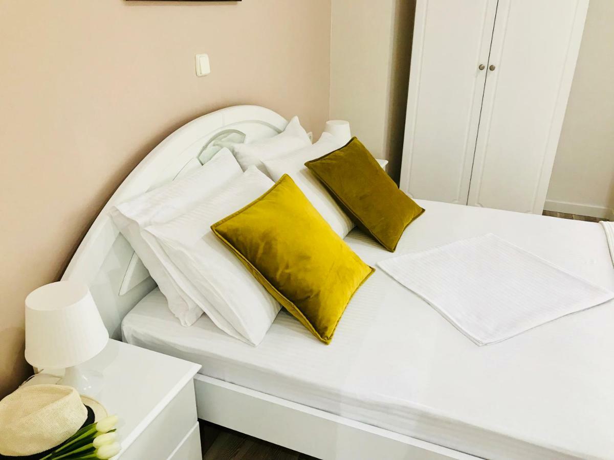 Joy Hotel Sarande Ngoại thất bức ảnh