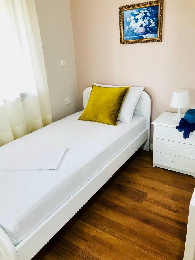 Joy Hotel Sarande Ngoại thất bức ảnh