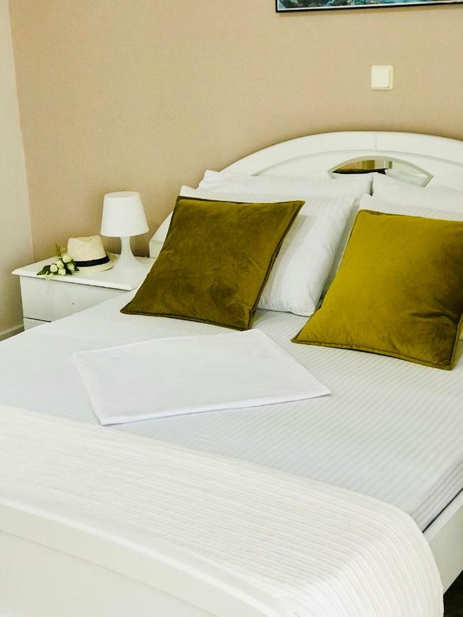 Joy Hotel Sarande Ngoại thất bức ảnh