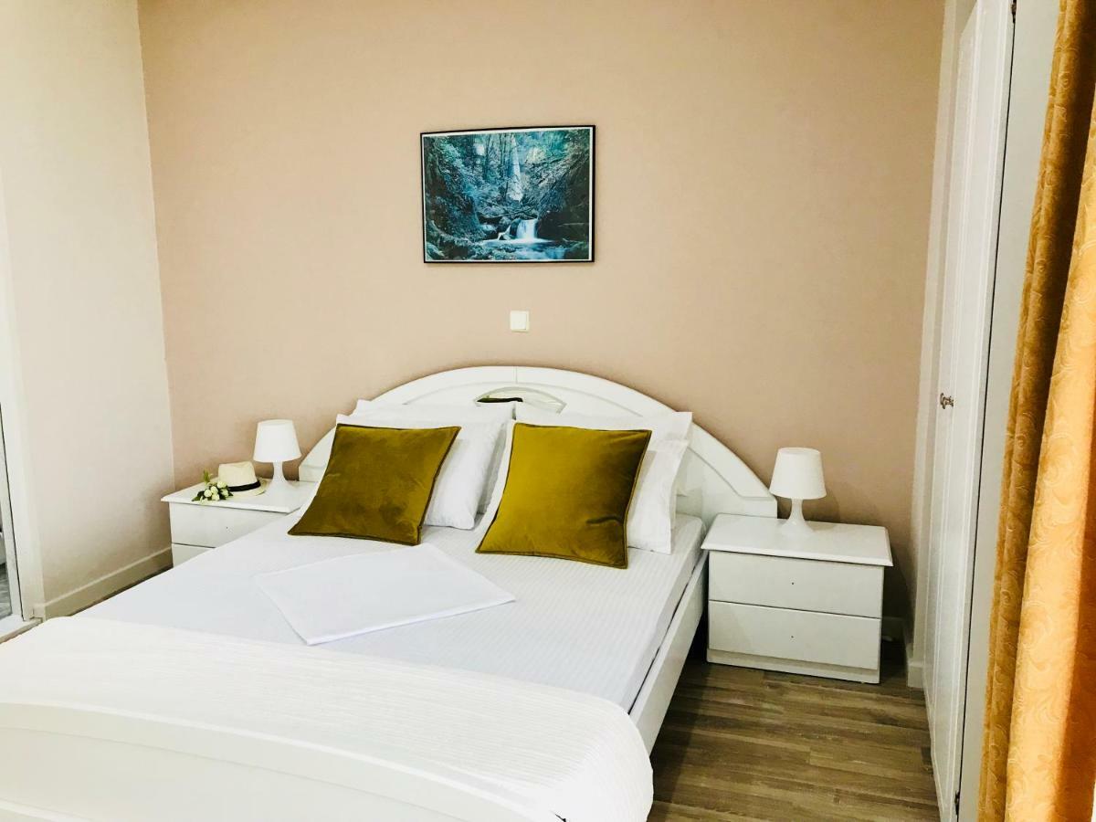 Joy Hotel Sarande Ngoại thất bức ảnh