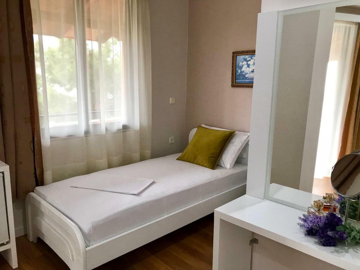 Joy Hotel Sarande Ngoại thất bức ảnh
