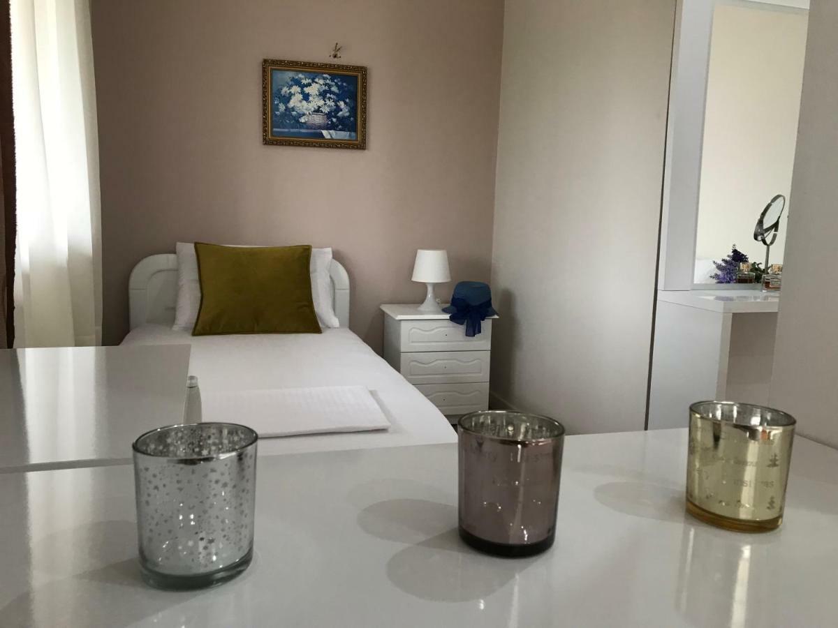 Joy Hotel Sarande Ngoại thất bức ảnh