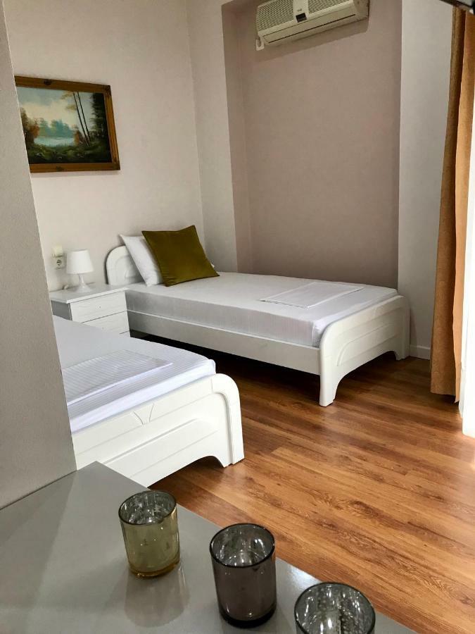 Joy Hotel Sarande Ngoại thất bức ảnh