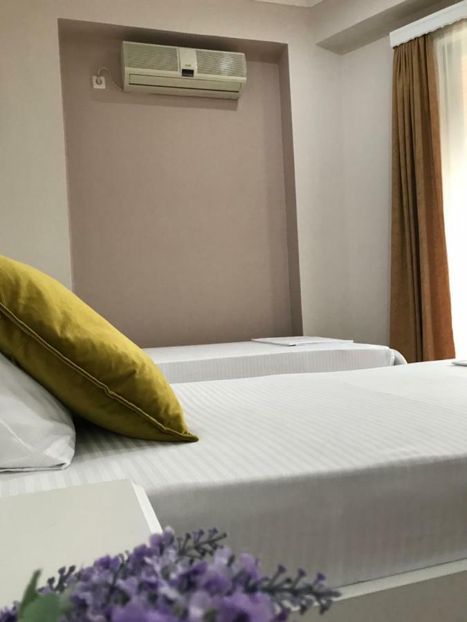 Joy Hotel Sarande Ngoại thất bức ảnh