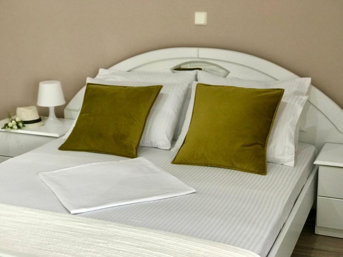 Joy Hotel Sarande Ngoại thất bức ảnh
